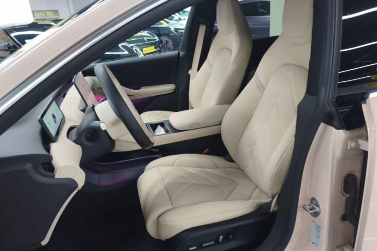 Used Nio ET5 2025 75 kWh Left Front Seat