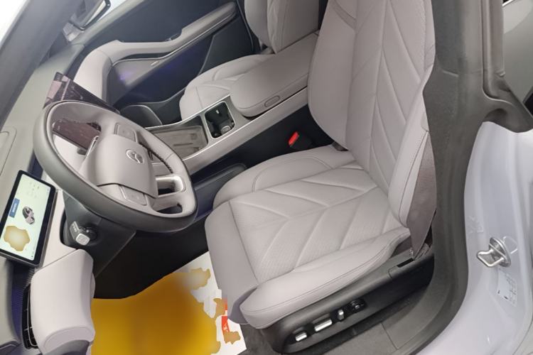 Used Nio ET5 2025 75 kWh Left Front Seat