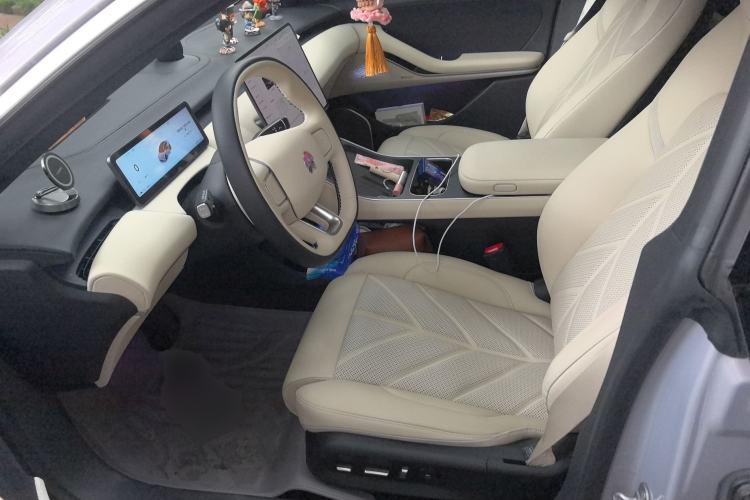 Used Nio ET5 2025 75 kWh Left Front Seat