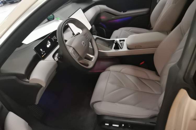 Used Nio ET5 2025 75 kWh Left Front Seat
