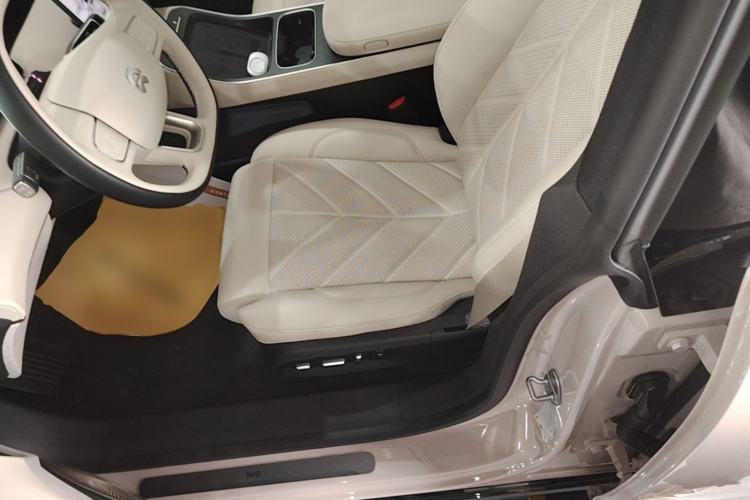 Used Nio ET5 2025 75 kWh Left Front Seat