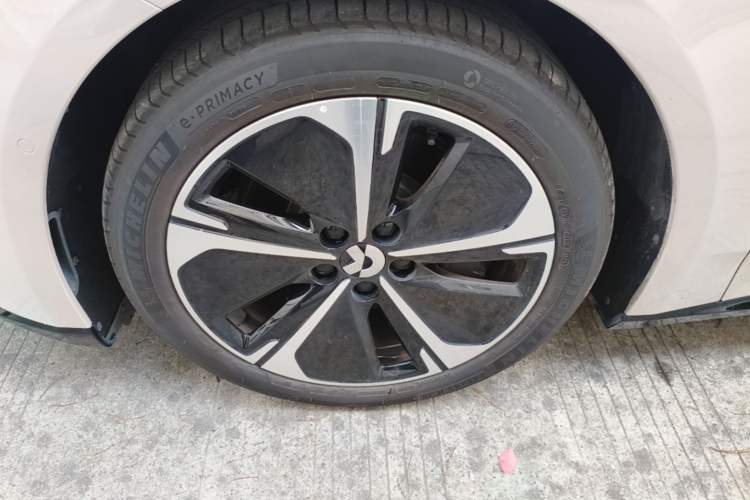 Used Nio ET5 2025 75 kWh Left Front Wheel Hub