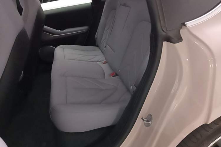 Used Nio ET5 2025 75 kWh Left Rear Seat