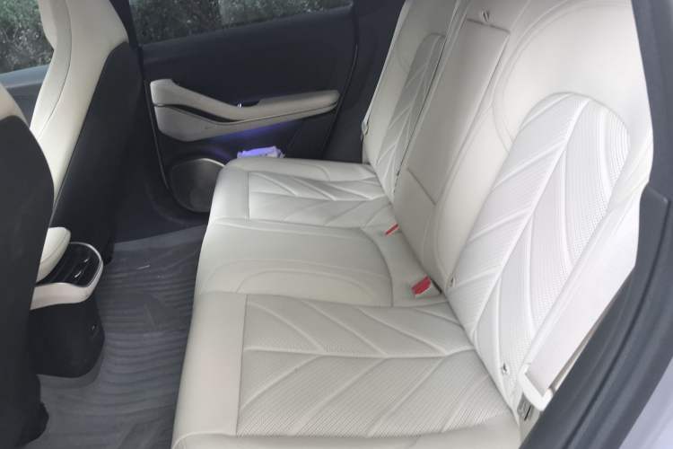 Used Nio ET5 2025 75 kWh Left Rear Seat