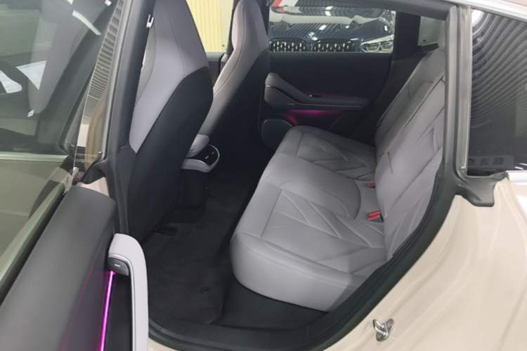 Used Nio ET5 2025 75 kWh Left Rear Seat
