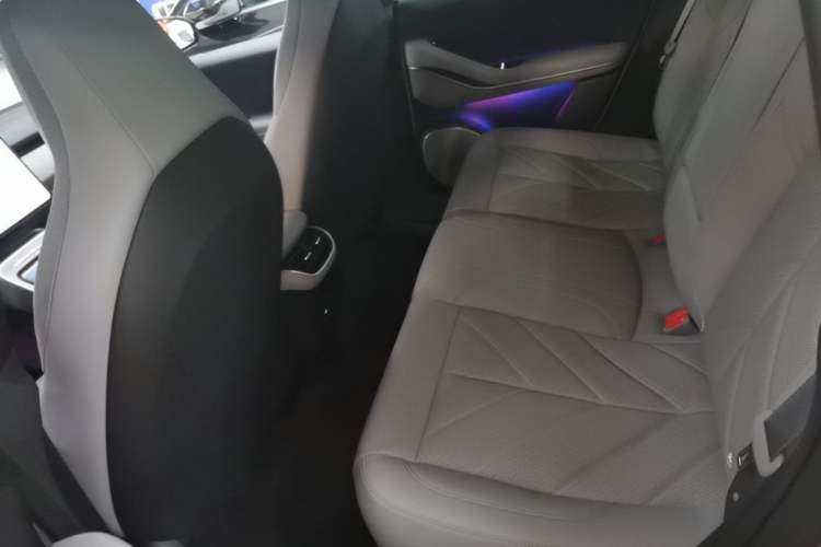 Used Nio ET5 2025 75 kWh Left Rear Seat