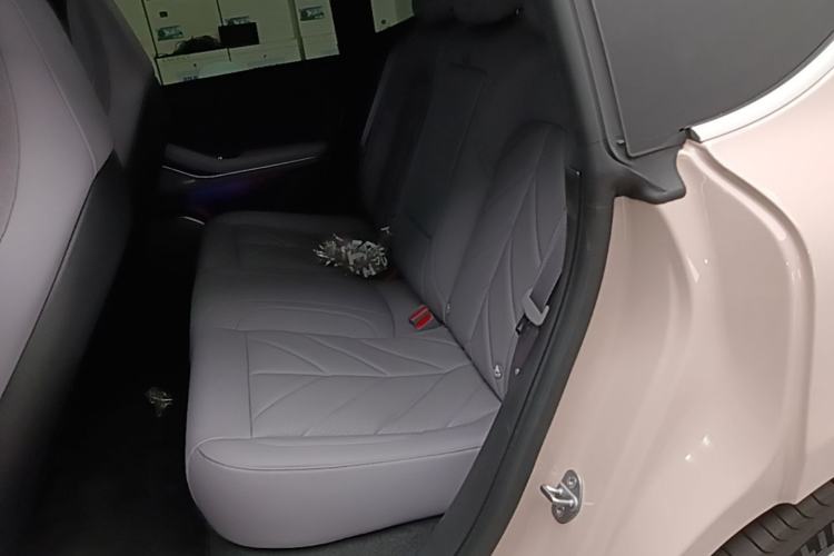 Used Nio ET5 2025 75 kWh Left Rear Seat