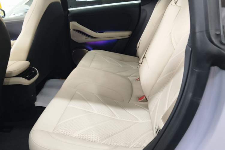 Used Nio ET5 2025 75 kWh Left Rear Seat