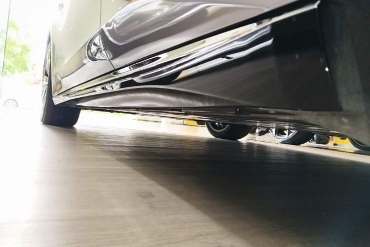Used Nio ET5 2025 75 kWh Left Side Sill