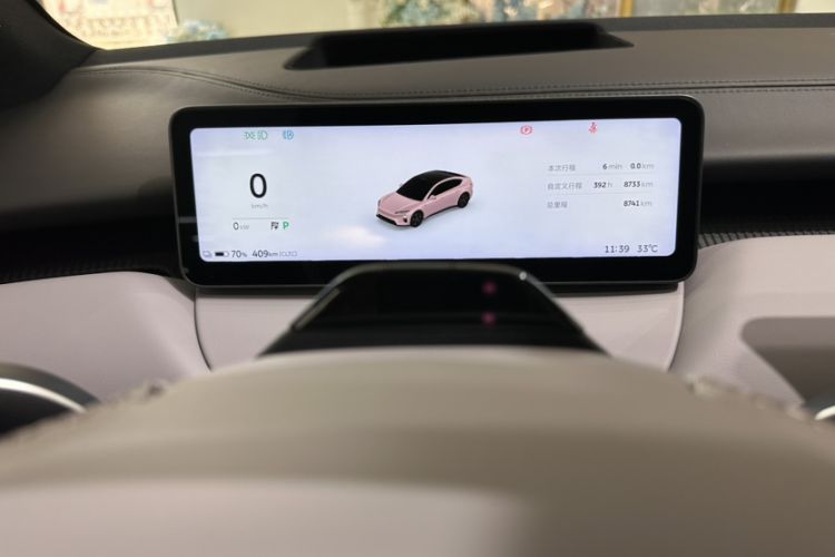 Used Nio ET5 2025 75 kWh Odometer Close Up