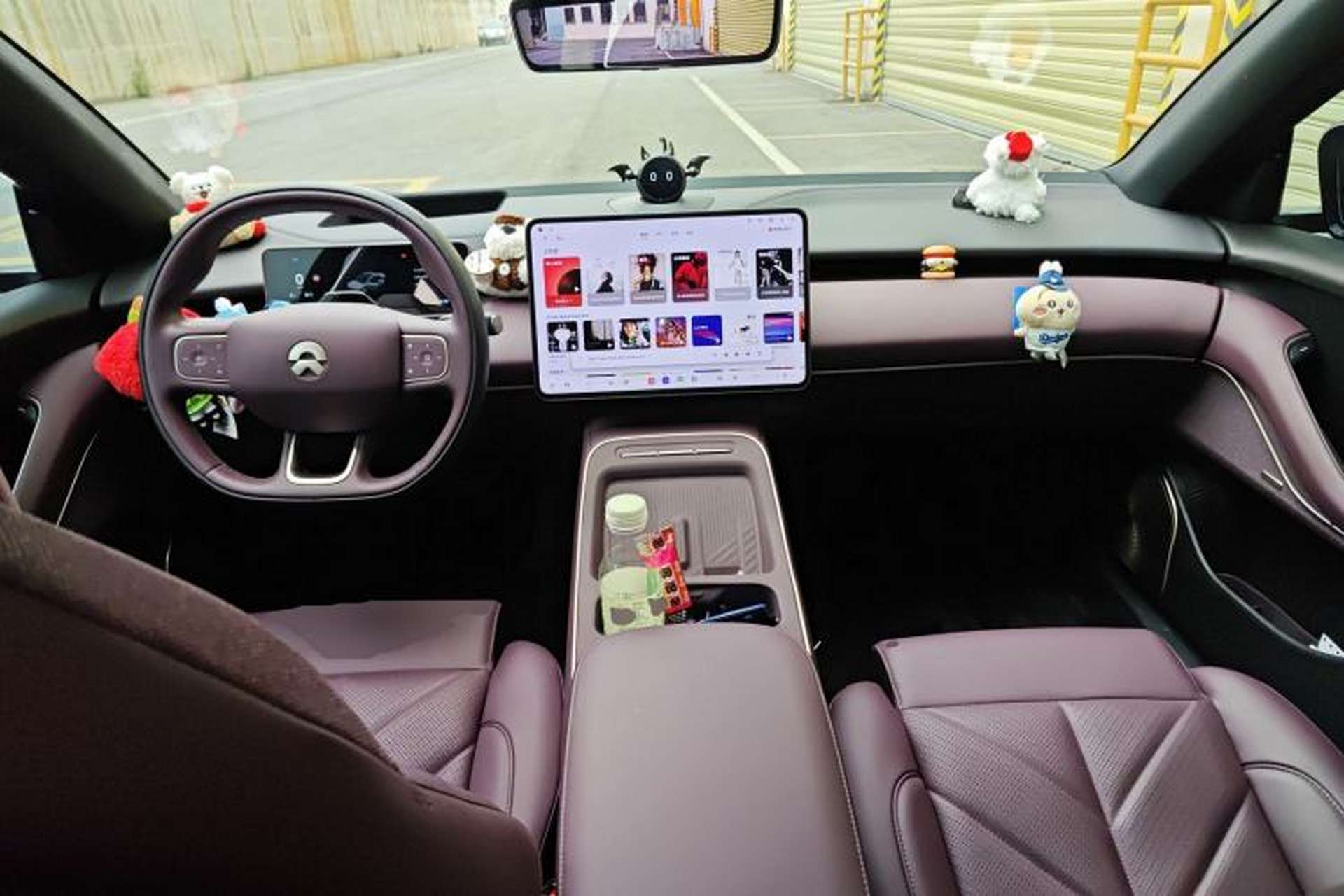 Used Nio ET5 2025 75 kWh Center Console