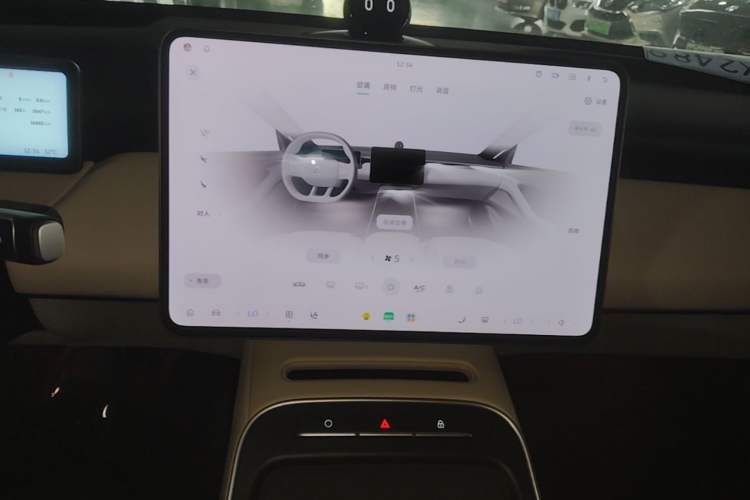 Used Nio ET5 2025 75 kWh Audio And AC Panel