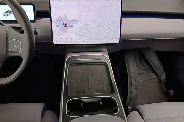 Used Nio ET5 2025 75 kWh Audio And AC Panel