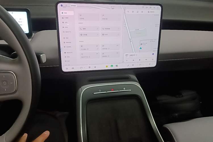 Used Nio ET5 2025 75 kWh Audio And AC Panel