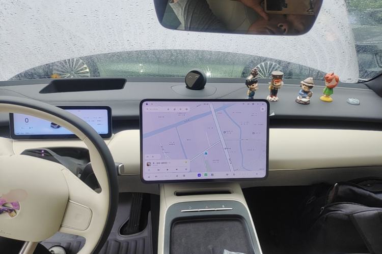 Used Nio ET5 2025 75 kWh Center Console