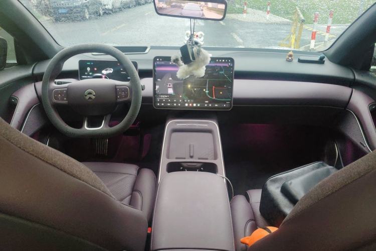 Used Nio ET5 2025 75 kWh Center Console