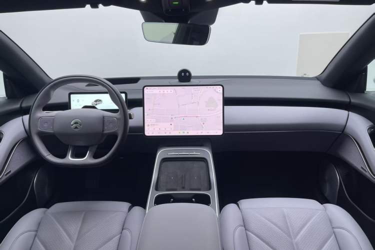 Used Nio ET5 2025 75 kWh Center Console
