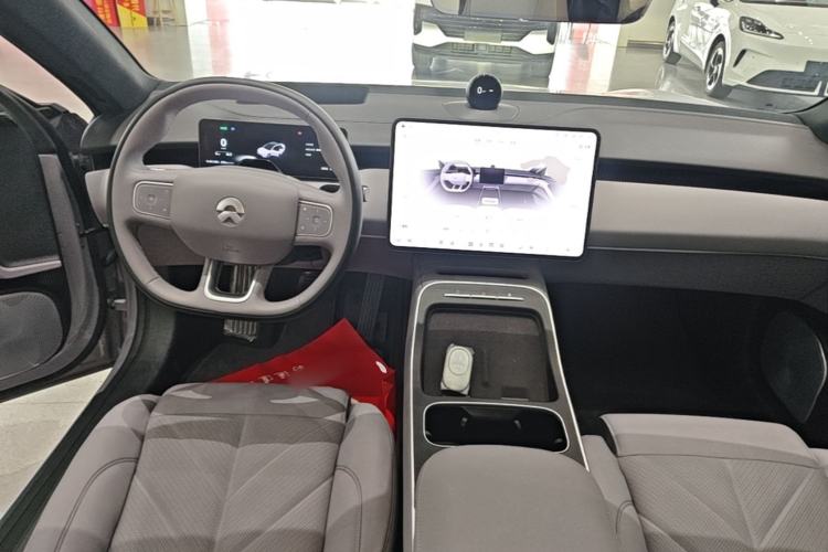 Used Nio ET5 2025 100 kWh Center Console