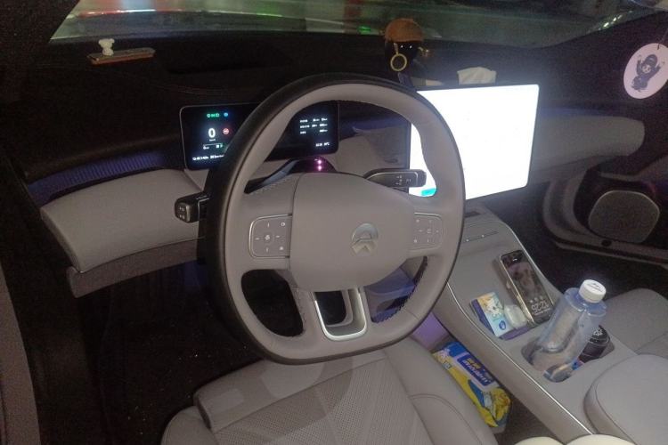 Used Nio ET5 2025 100 kWh Center Console