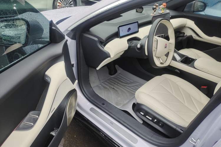 Used Nio ET5 2025 75 kWh Driver Seat