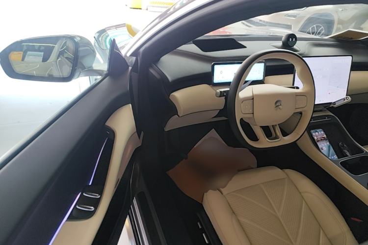 Used Nio ET5 2025 75 kWh Driver Seat