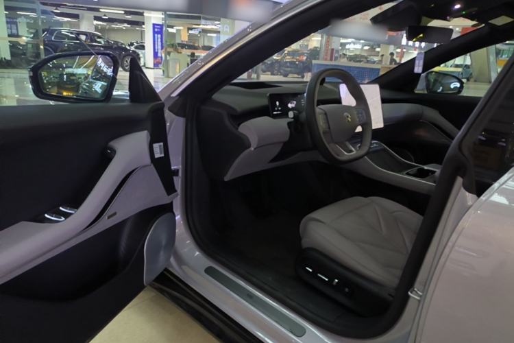 Used Nio ET5 2025 75 kWh Driver Seat