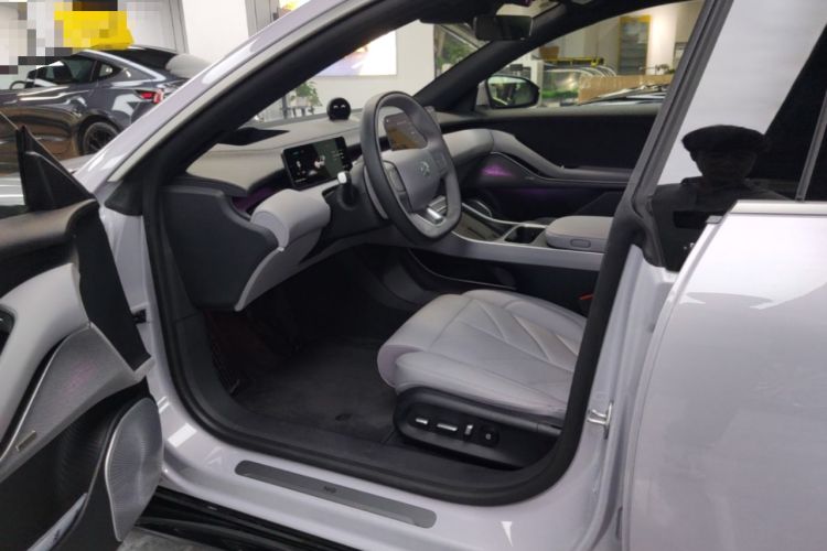 Used Nio ET5 2025 75 kWh Driver Seat