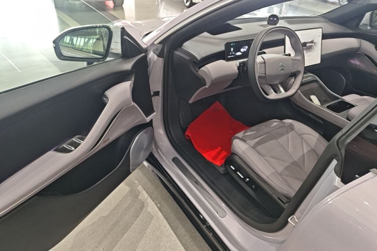 Used Nio ET5 2025 100 kWh Driver Seat