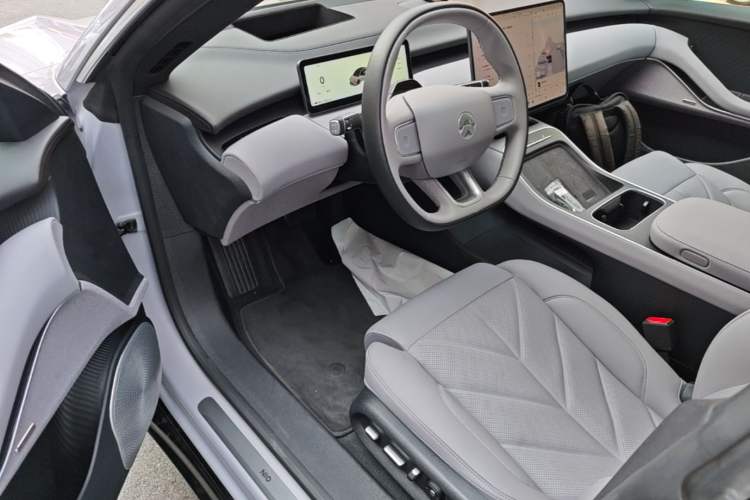 Used Nio ET5 2025 75 kWh Driver Seat