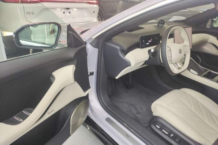Used Nio ET5 2025 75 kWh Driver Seat