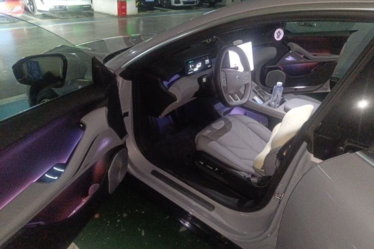 Used Nio ET5 2025 100 kWh Driver Seat