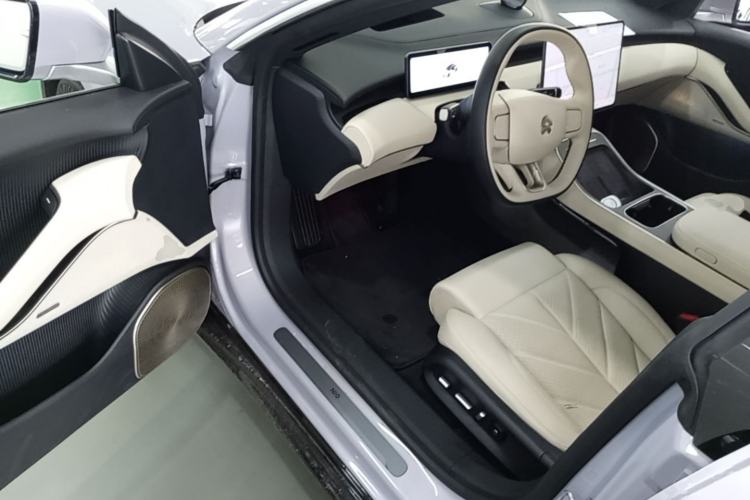 Used Nio ET5 2025 75 kWh Driver Seat