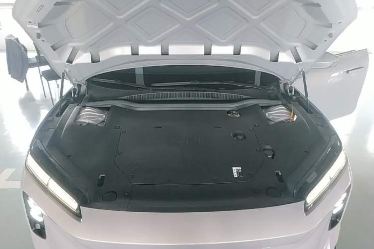 Used Nio ET5 2025 75 kWh Engine Bay
