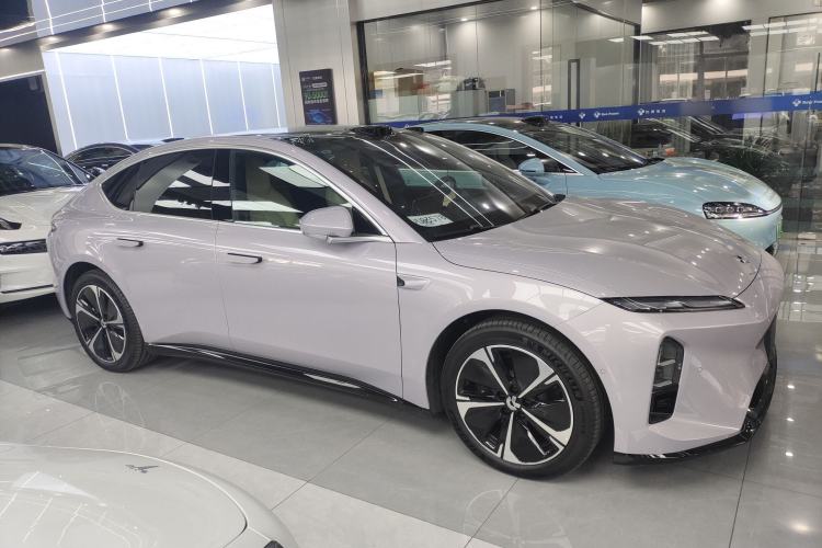 Used Nio ET5 2025 75 kWh Exterior 2
