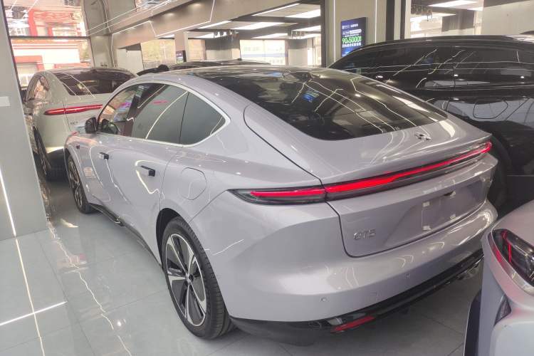 Used Nio ET5 2025 75 kWh Exterior 2