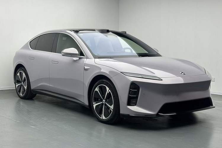 Used Nio ET5 2025 75 kWh Exterior 2