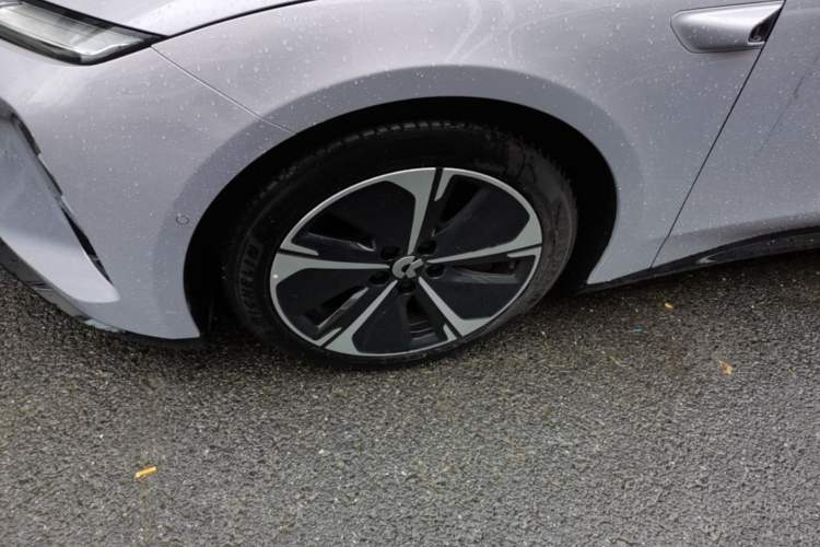 Used Nio ET5 2025 75 kWh Exterior 4