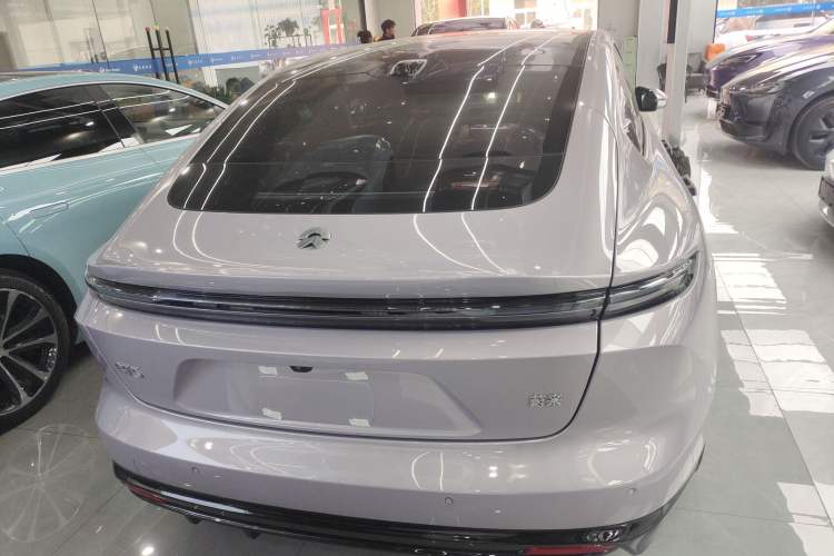 Used Nio ET5 2025 75 kWh Exterior 4