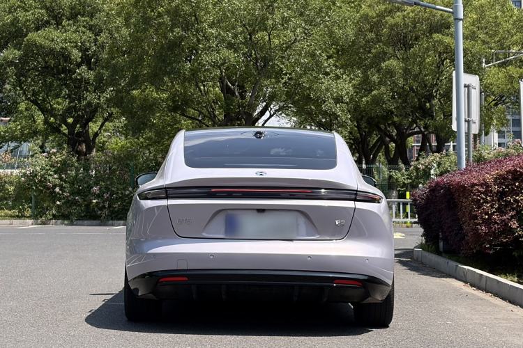 Used Nio ET5 2025 75 kWh Exterior 4