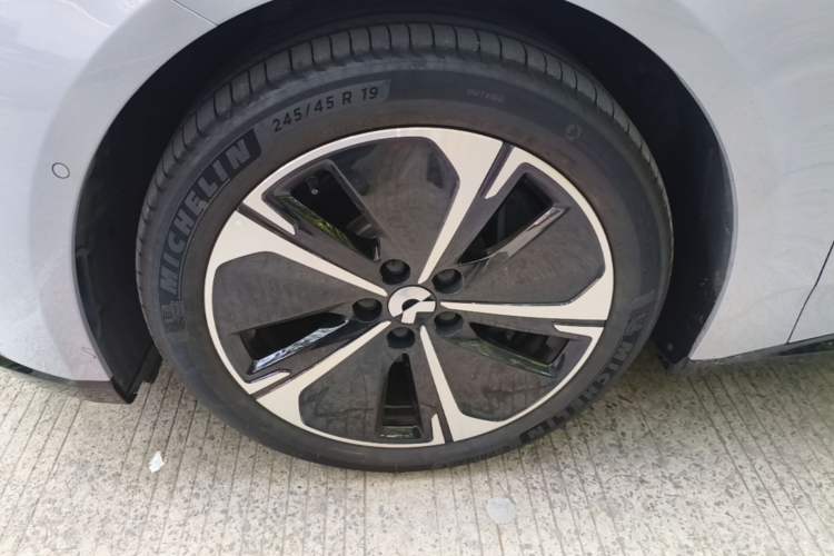 Used Nio ET5 2025 75 kWh Exterior 4