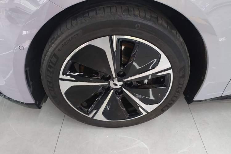 Used Nio ET5 2025 75 kWh Exterior 4