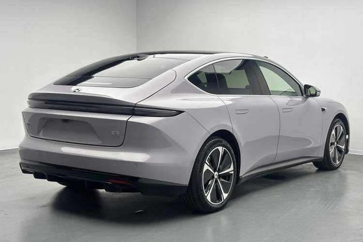 Used Nio ET5 2025 75 kWh Exterior 4