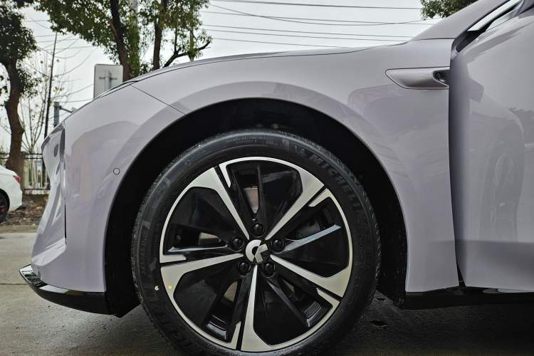 Used Nio ET5 2025 75 kWh Exterior 6