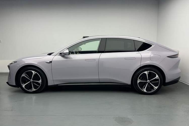 Used Nio ET5 2025 75 kWh Exterior 7