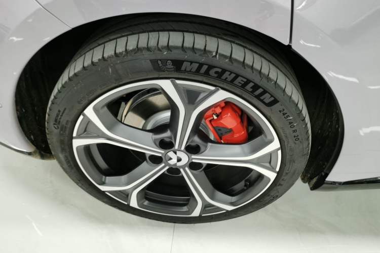 Used Nio ET5 2025 75 kWh Exterior 8