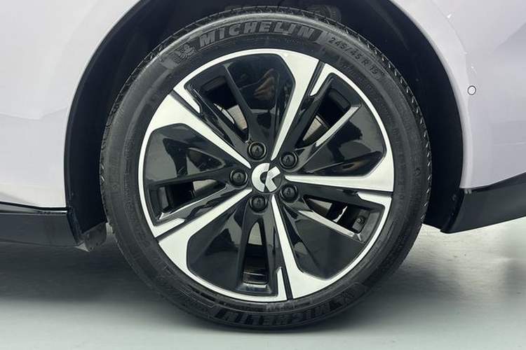 Used Nio ET5 2025 75 kWh Exterior 8