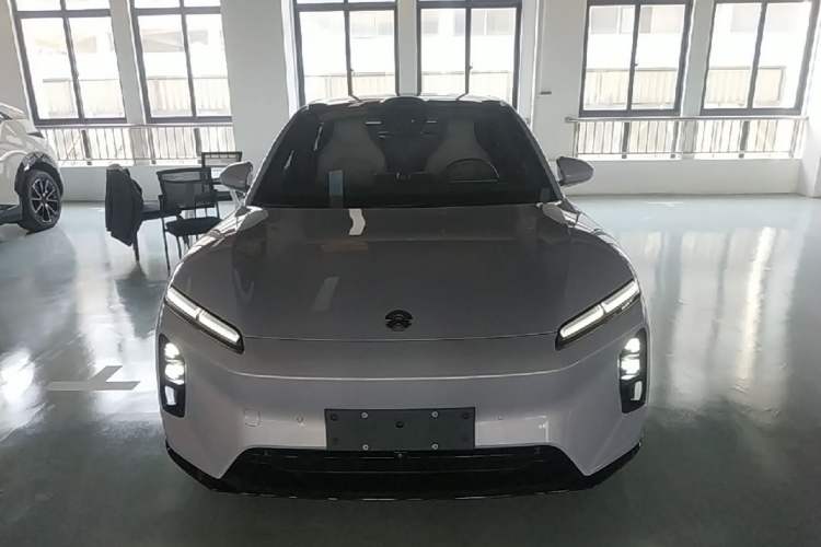 Used Nio ET5 2025 75 kWh Front