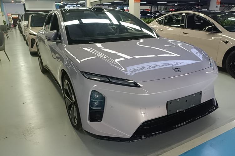 Used Nio ET5 2025 75 kWh Front Right 45 Deg