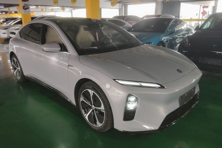 Used Nio ET5 2025 75 kWh Front Right 45 Deg