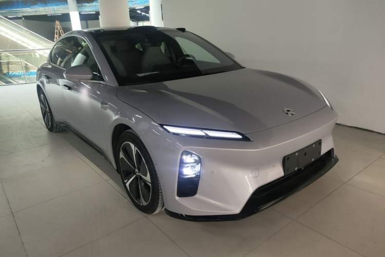 Used Nio ET5 2025 75 kWh Front Right 45 Deg